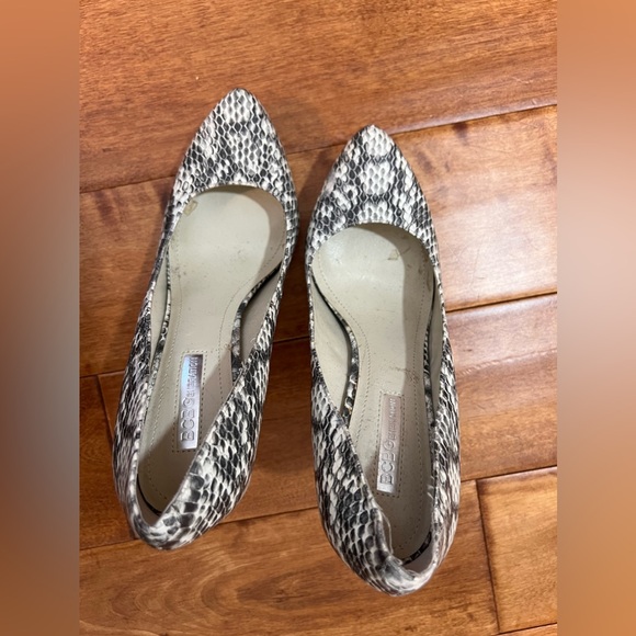 BCBGENERATION Snakeskin Platform Shoes - Picture 4 of 5